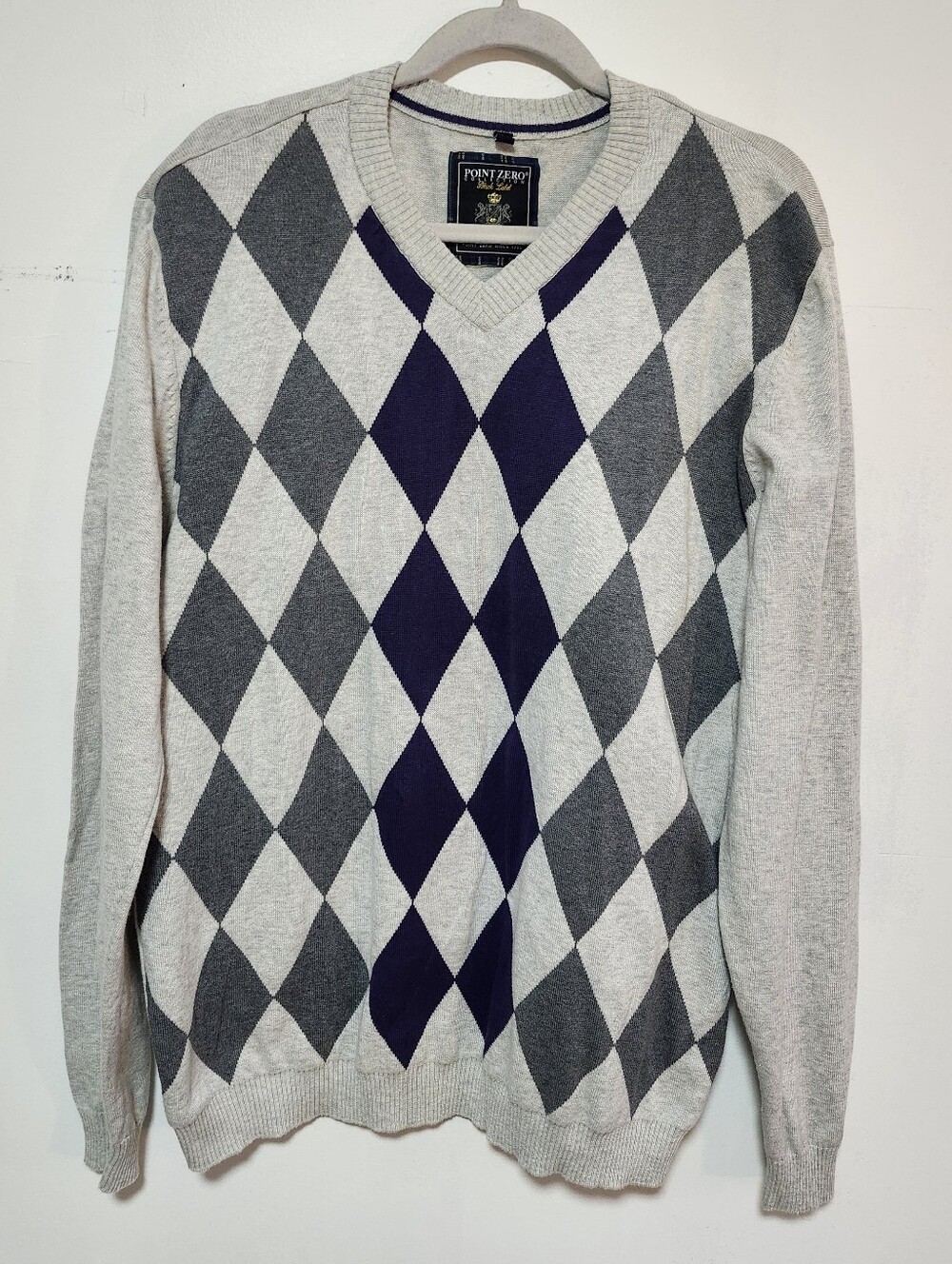 Point Zero Black Lable Collection Light Gray & Purple  Argyle V-Neck Sweater